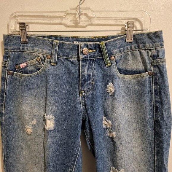 Women's Ripped Knee Jean Shorts by Mudd (size 7) - Picture 3 of 8